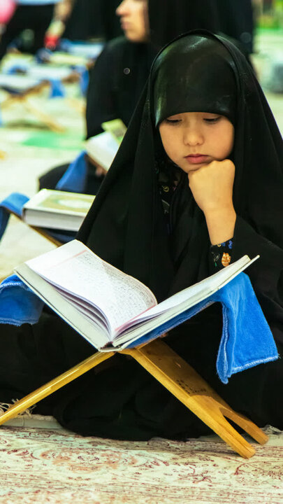 تصاویر/شب بیست و چهارم آیین جزء خوانی قرآن کریم به روش حفظ خوانی در نجف ایران