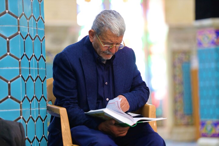 تصاویر/ آیین ترتیل خوانی قرآن کریم در امامزاده سید جعفر(ع) محمد استان یزد