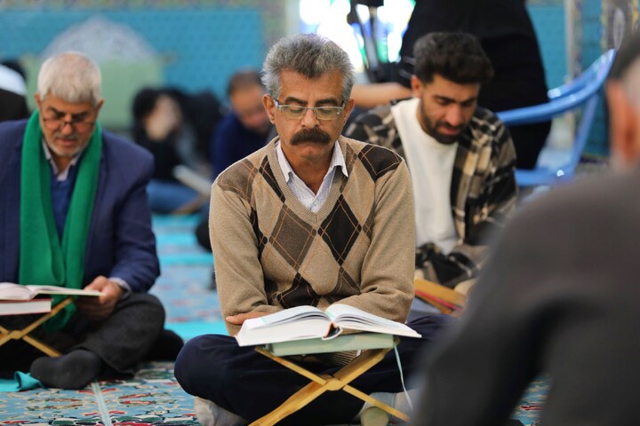 تصاویر/ آیین ترتیل خوانی قرآن کریم در امامزاده سید جعفر(ع) محمد استان یزد