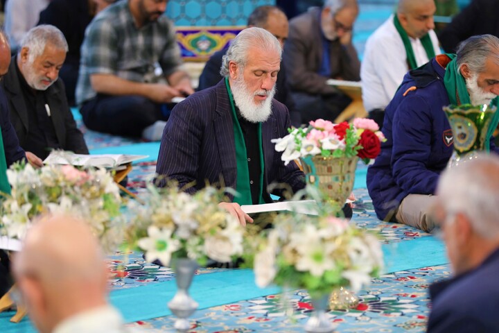تصاویر/ آیین ترتیل خوانی قرآن کریم در امامزاده سید جعفر(ع) محمد استان یزد