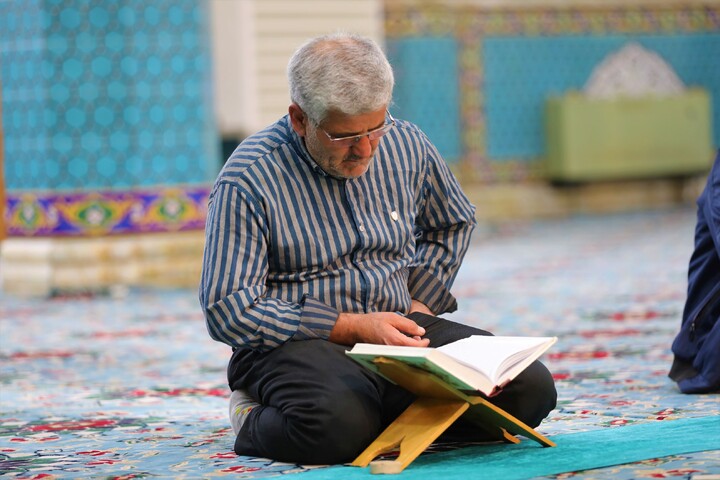 تصاویر/ آیین ترتیل خوانی قرآن کریم در امامزاده سید جعفر(ع) محمد استان یزد