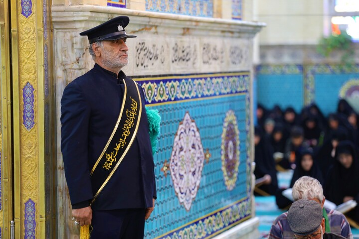 تصاویر/ آیین ترتیل خوانی قرآن کریم در امامزاده سید جعفر(ع) محمد استان یزد
