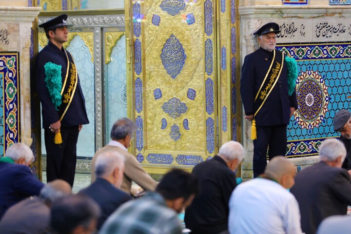 تصاویر/ آیین ترتیل خوانی قرآن کریم در امامزاده سید جعفر(ع) محمد استان یزد