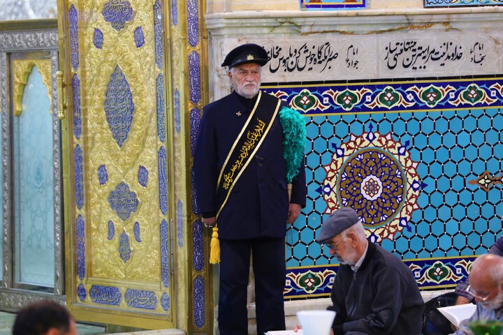 تصاویر/ آیین ترتیل خوانی قرآن کریم در امامزاده سید جعفر(ع) محمد استان یزد