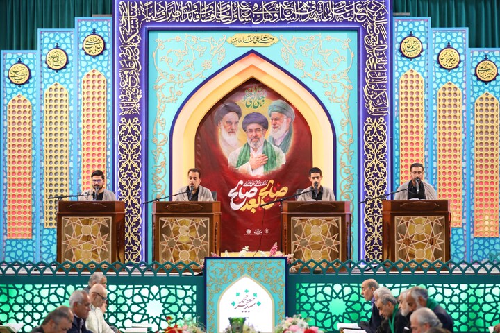 تصاویر/ آیین ترتیل خوانی قرآن کریم در امامزاده سید جعفر(ع) محمد استان یزد