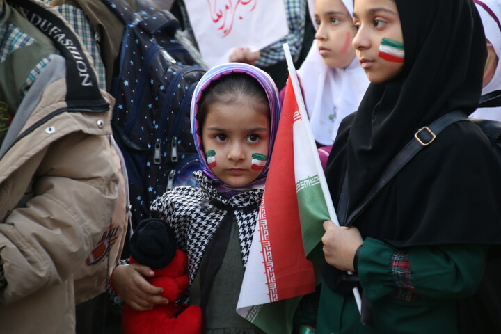 تصاویر/تجمع دانش آموزان کرمانی در اعتراض به کشتار آمریکایی صهیونیستی
