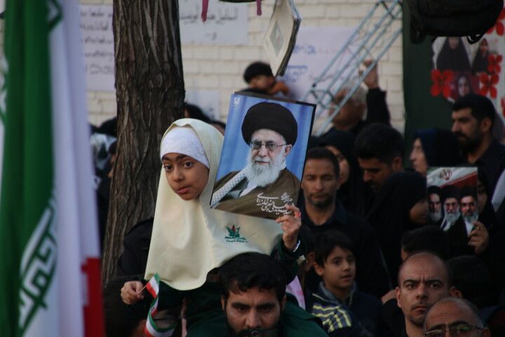تصاویر/تجمع دانش آموزان کرمانی در اعتراض به کشتار آمریکایی صهیونیستی
