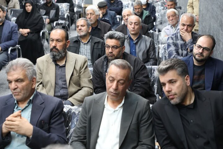 تصاویر/ دیدار جمعی از اصناف، بازاریان و معتمدین با نماینده ولی فقیه در استان سمنان