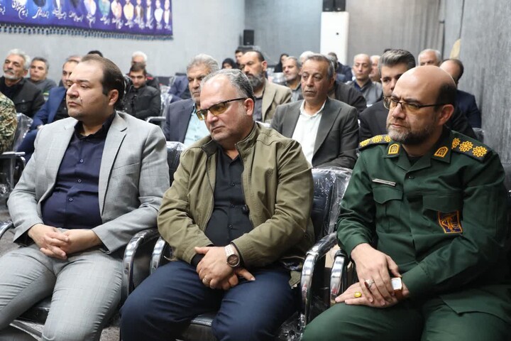 تصاویر/ دیدار جمعی از اصناف، بازاریان و معتمدین با نماینده ولی فقیه در استان سمنان