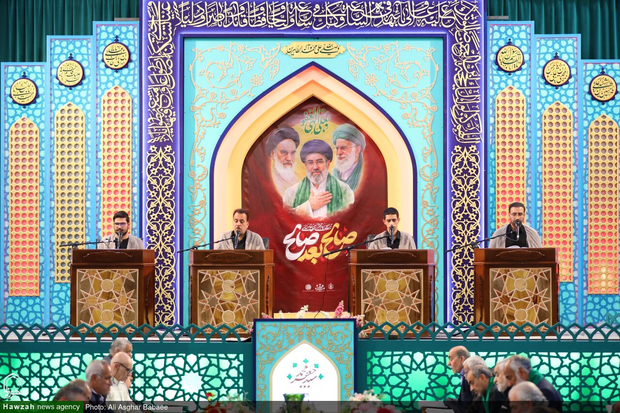 تصاویر/ آیین ترتیل خوانی قرآن کریم در امامزاده سید جعفر(ع) محمد استان یزد