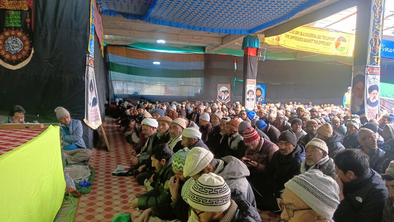 कारिगलः अंजुमन साहेबज़ ज़मान की ओर से विश्व कुद़स दिवस पर रैली / अमेरिकी और इज़रायली अत्याचारो के खिलाफ़ गगन भेदी नारे, सुप्रीम लीडर से बैअत का नवीनीकरण