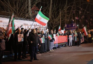 تصاویر/ تجمع خانواده معظم شهدا و ایثارگران مقابل دفتر سازمان ملل متحد