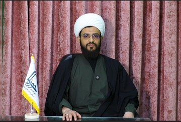 فیلم | اعلام بیعت مسئول برنامه ریزی و نظارت حوزه علمیه استان یزد با رهبر معظم انقلاب