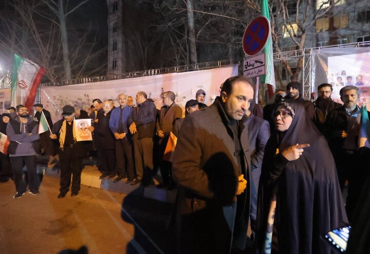 تصاویر/ تجمع خانواده معظم شهدا و ایثارگران مقابل دفتر سازمان ملل متحد