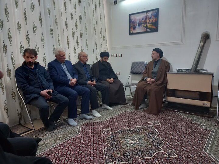 تصاویر/دیدار مدیر و کادر حوزه علمیه خواهران لرستان با خانواده شهید احسان حسینی