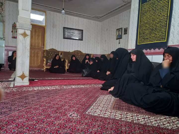 تصاویر/دیدار مدیر و کادر حوزه علمیه خواهران لرستان با خانواده شهید احسان حسینی