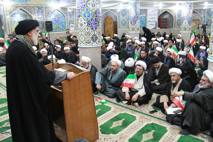 اجتماع بیعت علما و روحانیت چهارمحال و بختیاری با رهبر معظم انقلاب اسلامی
