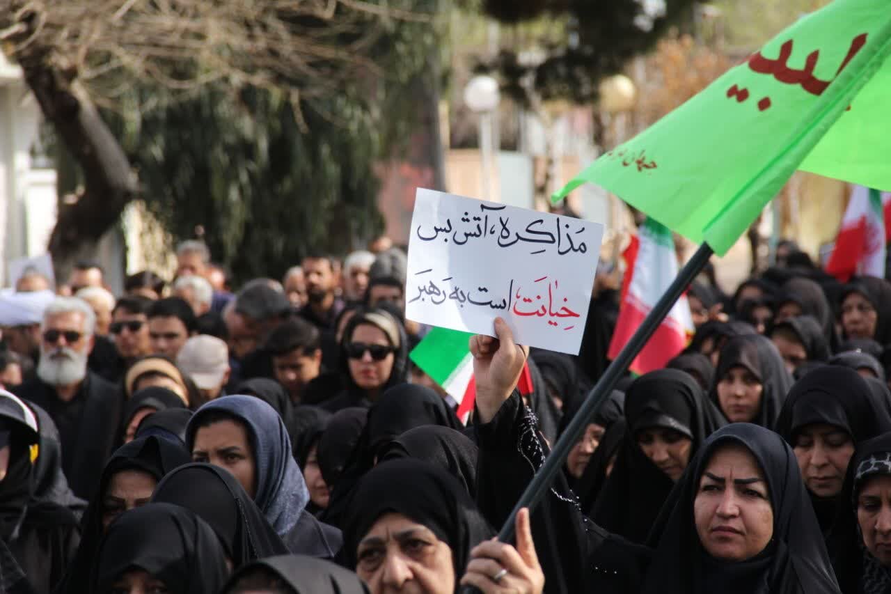 بانوان طلبه مدرسه علمیه نرجسیه سیرجان در صف مقدم جبهه جهاد رمضان+تصاویر