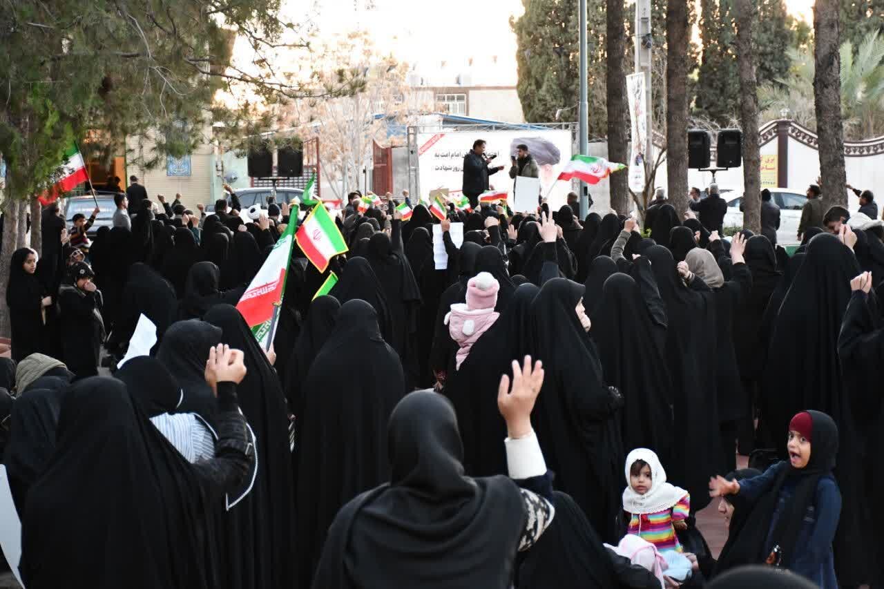 بانوان طلبه مدرسه علمیه نرجسیه سیرجان در صف مقدم جبهه جهاد رمضان+تصاویر