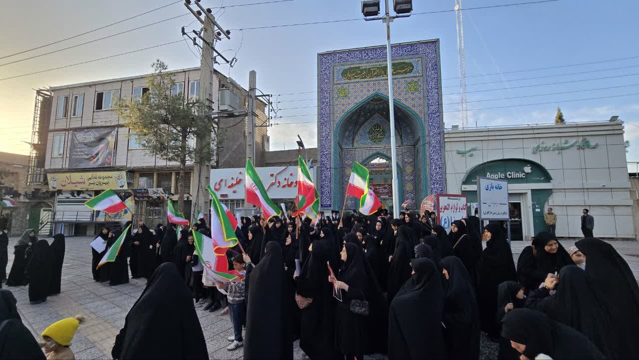 بانوان طلبه مدرسه علمیه نرجسیه سیرجان در صف مقدم جبهه جهاد رمضان+تصاویر