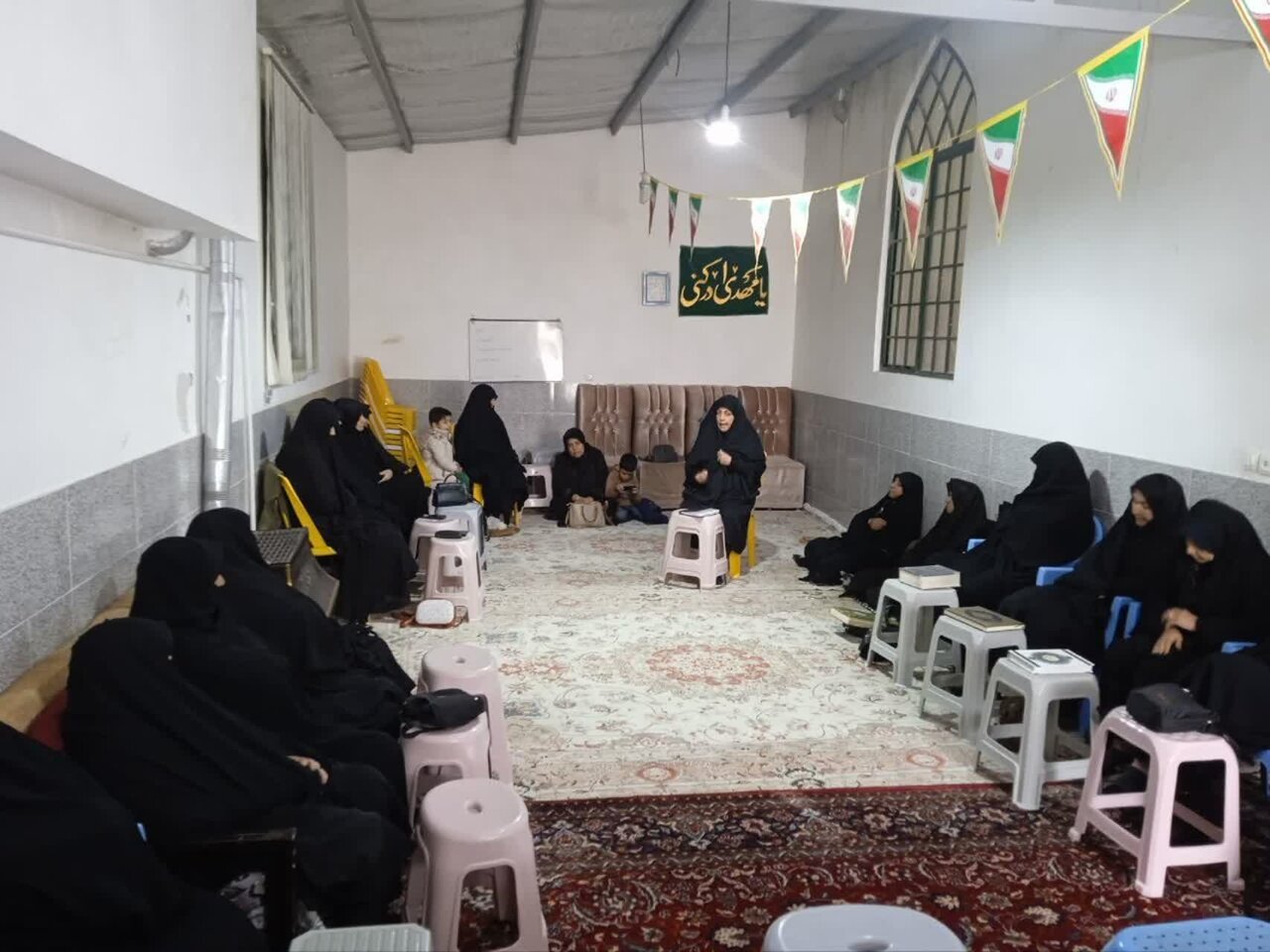 بانوان طلبه مدرسه علمیه نرجسیه سیرجان در صف مقدم جبهه جهاد رمضان+تصاویر