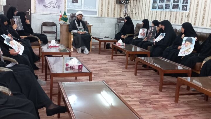 تصاویر/ بیعت حوزویان مدرسه علمیه فاطمه الزهرا کشکوئیه با رهبر سوم انقلاب