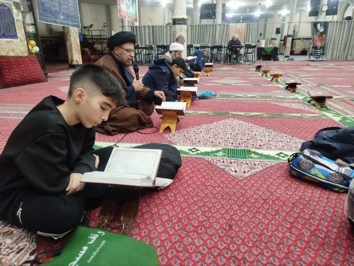 تصاویر/ محفل انس با قرآن به یاد شهدای جنگ رمضان در مسجد ولیعصر(عج)