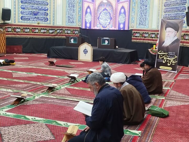تصاویر/ محفل انس با قرآن به یاد شهدای جنگ رمضان در مسجد ولیعصر(عج)