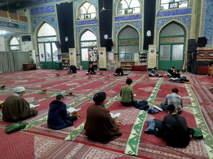 تصاویر/ محفل انس با قرآن به یاد شهدای جنگ رمضان در مسجد ولیعصر(عج)