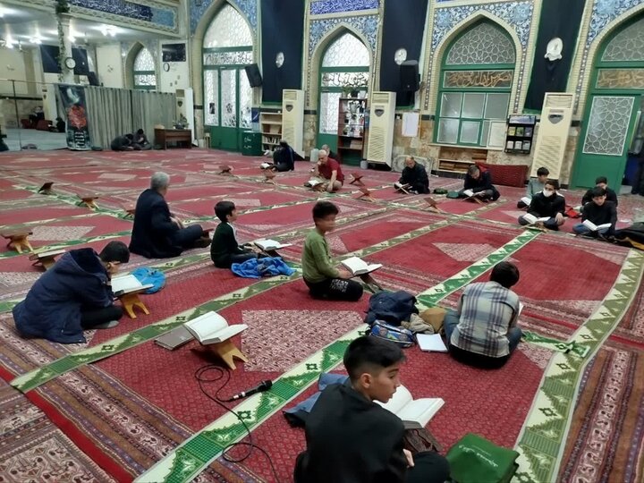 تصاویر/ محفل انس با قرآن به یاد شهدای جنگ رمضان در مسجد ولیعصر(عج)