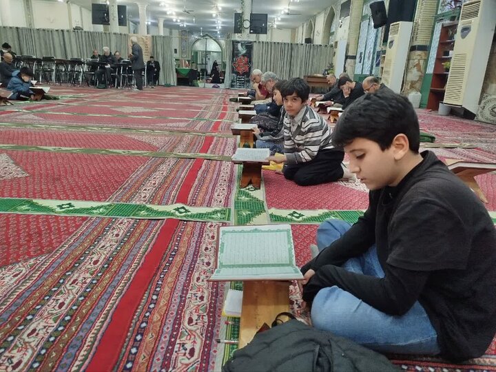 تصاویر/ محفل انس با قرآن به یاد شهدای جنگ رمضان در مسجد ولیعصر(عج)