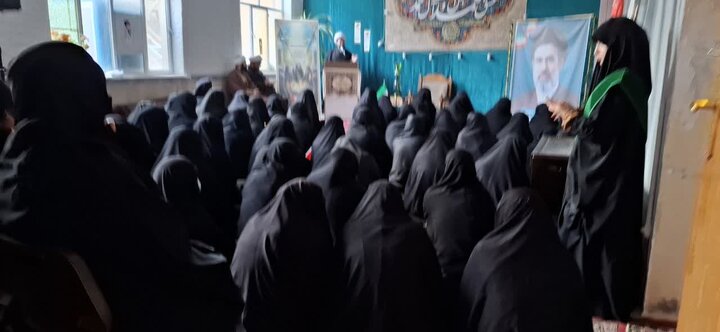بیعت طلاب مدرسه علمیه الزهرا و فاطمه‌الزهرا اراک با حضرت آیت الله سید مجتبی خامنه‌ای
