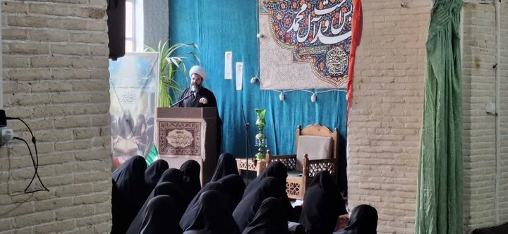 بیعت طلاب مدرسه علمیه الزهرا و فاطمه‌الزهرا اراک با حضرت آیت الله سید مجتبی خامنه‌ای