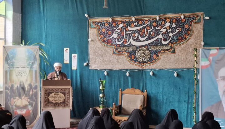 بیعت طلاب مدرسه علمیه الزهرا و فاطمه‌الزهرا اراک با حضرت آیت الله سید مجتبی خامنه‌ای