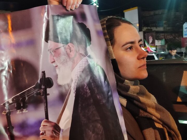 تصاویر/اجتماع و تجدید بیعت مردم سنندج با آیت الله سید مجتبی خامنه‌ای
