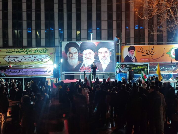 تصاویر/اجتماع و تجدید بیعت مردم سنندج با آیت الله سید مجتبی خامنه‌ای