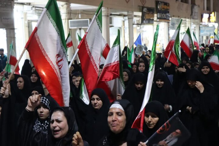 تصاویر/ راهپیمایی شبانه مردم عالیشهر در بیعت با رهبر انقلاب