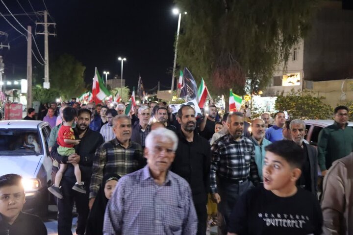 تصاویر/ راهپیمایی شبانه مردم عالیشهر در بیعت با رهبر انقلاب