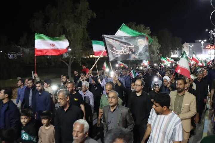 تصاویر/ راهپیمایی شبانه مردم عالیشهر در بیعت با رهبر انقلاب