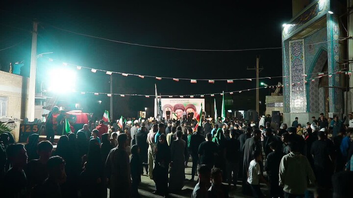 تصاویر/بیعت اهالی کوی رزمندگان اهواز با سومین رهبر انقلاب اسلامی ایران