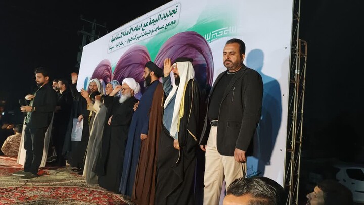 تصاویر/بیعت اهالی کوی رزمندگان اهواز با سومین رهبر انقلاب اسلامی ایران