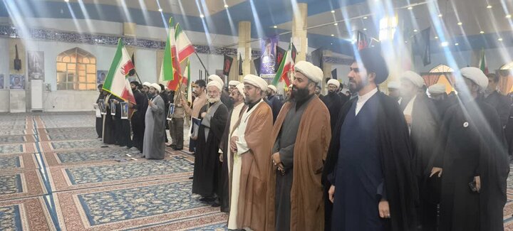 تصاویر/ بیعت طلاب و روحانیون شهرستان زابل با مقام معظم رهبری
