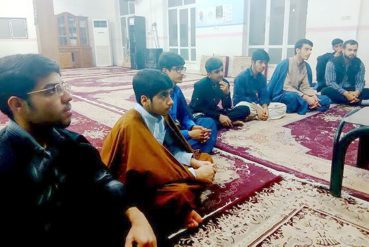 تصاویر/ نشست هیئت ابناءالحیدر طلاب مدرسه علمیه امیرالمؤمنین(ع) آران و بیدگل