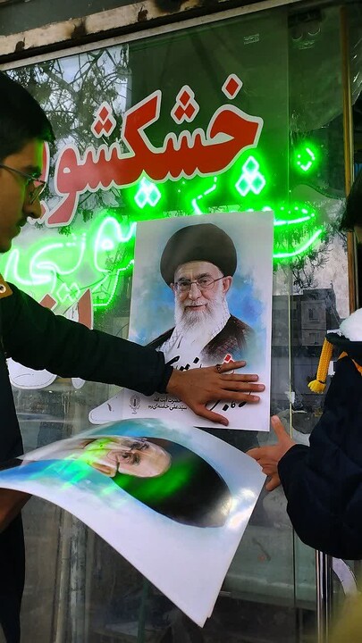 تصاویر/پوستر زنی طلاب کرمانی