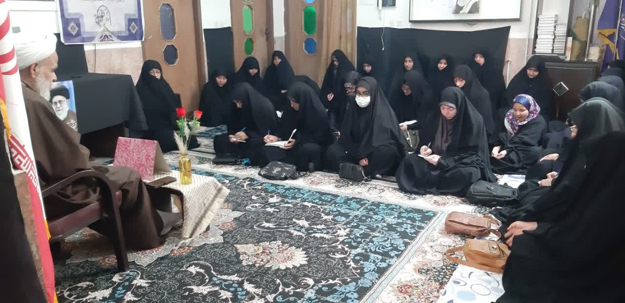 نشست بصیرتی مدرسه علمیه الزهرا(س) ماهان