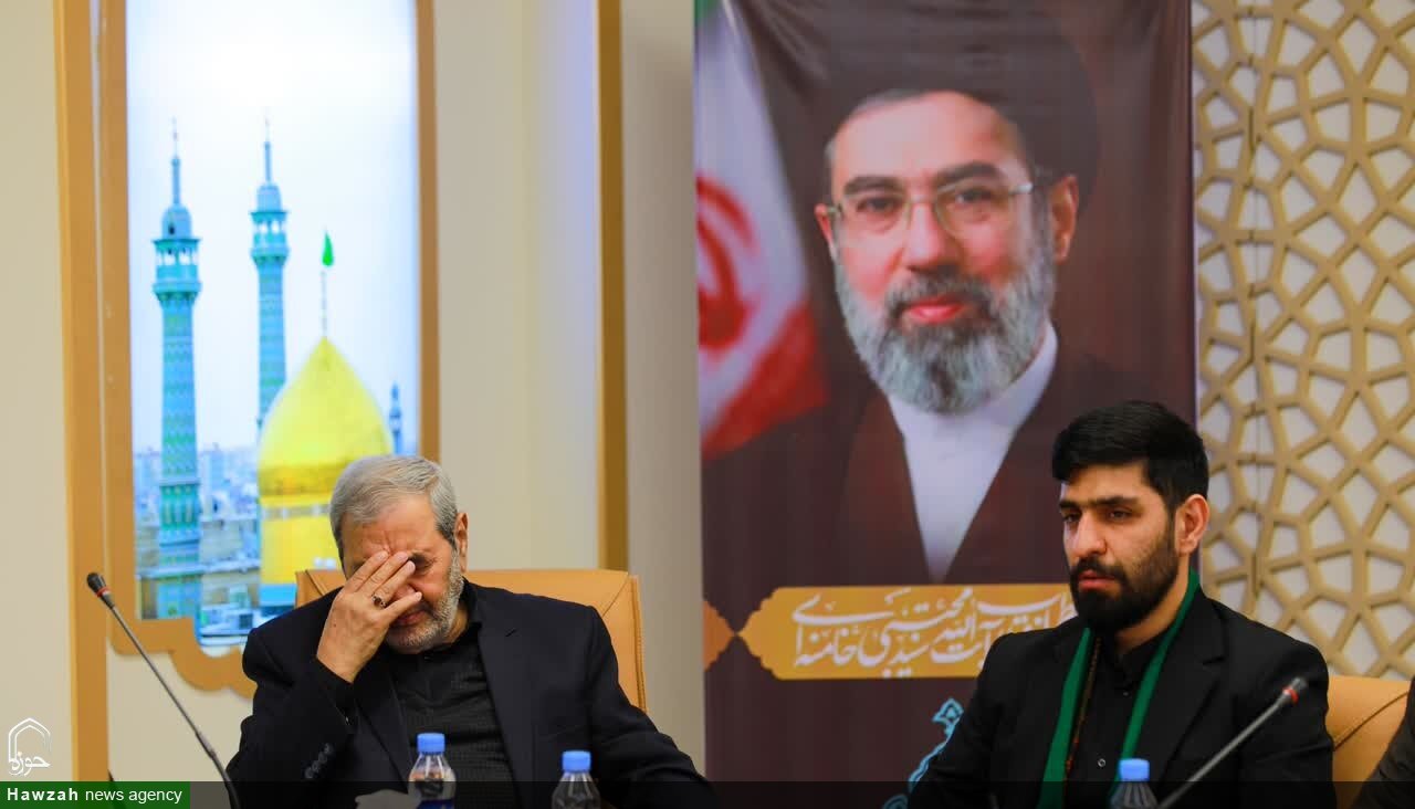در رثای رهبر شهیدمان، محفل مادحین اهل بیت(ع) در جمکران برگزار شد