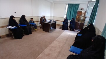 تصاویر/ برگزاری جلسه شورای علمی پژوهشی حوزه خواهران آذربایجان غربی