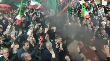 فیلم | به آتش کشیدن پرچم دشمنان در چهارشنبه آخر سال در خرم آباد
