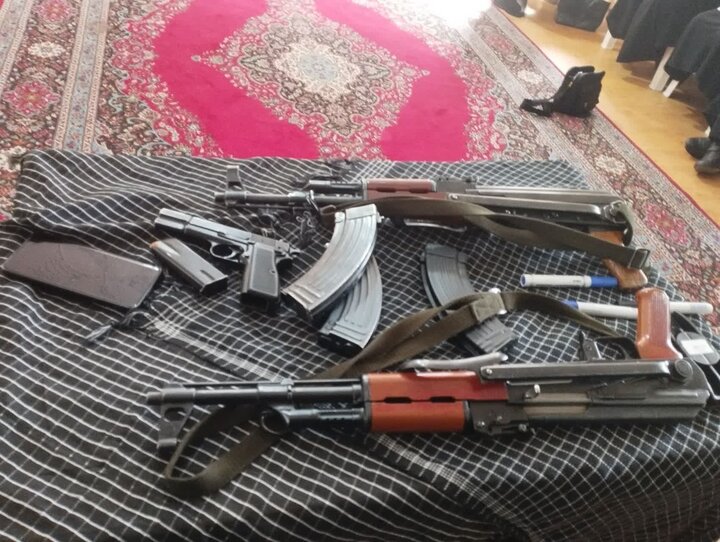 تصاویر/ کارگاه اسلحه شناسی بانوان طلبه مدارس علمیه استان کرمان در راستای آمادگی در شرایط جنگی