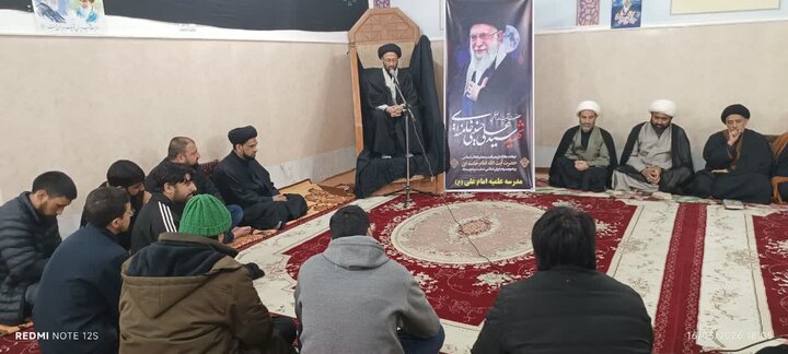 قم المقدسہ: مدرسہ علمیہ امام علی (ع) کی جانب سے رہبر شہید انقلاب اور دیگر شہدائے جنگ ماہ رمضان کے لئے مجلس عزا و فاتحہ خوانی کا اہتمام 